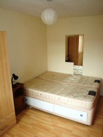			3 Bedroom, 1 bath, 1 reception Flat			 Cricklewood Lane, CRICKLEWOOD